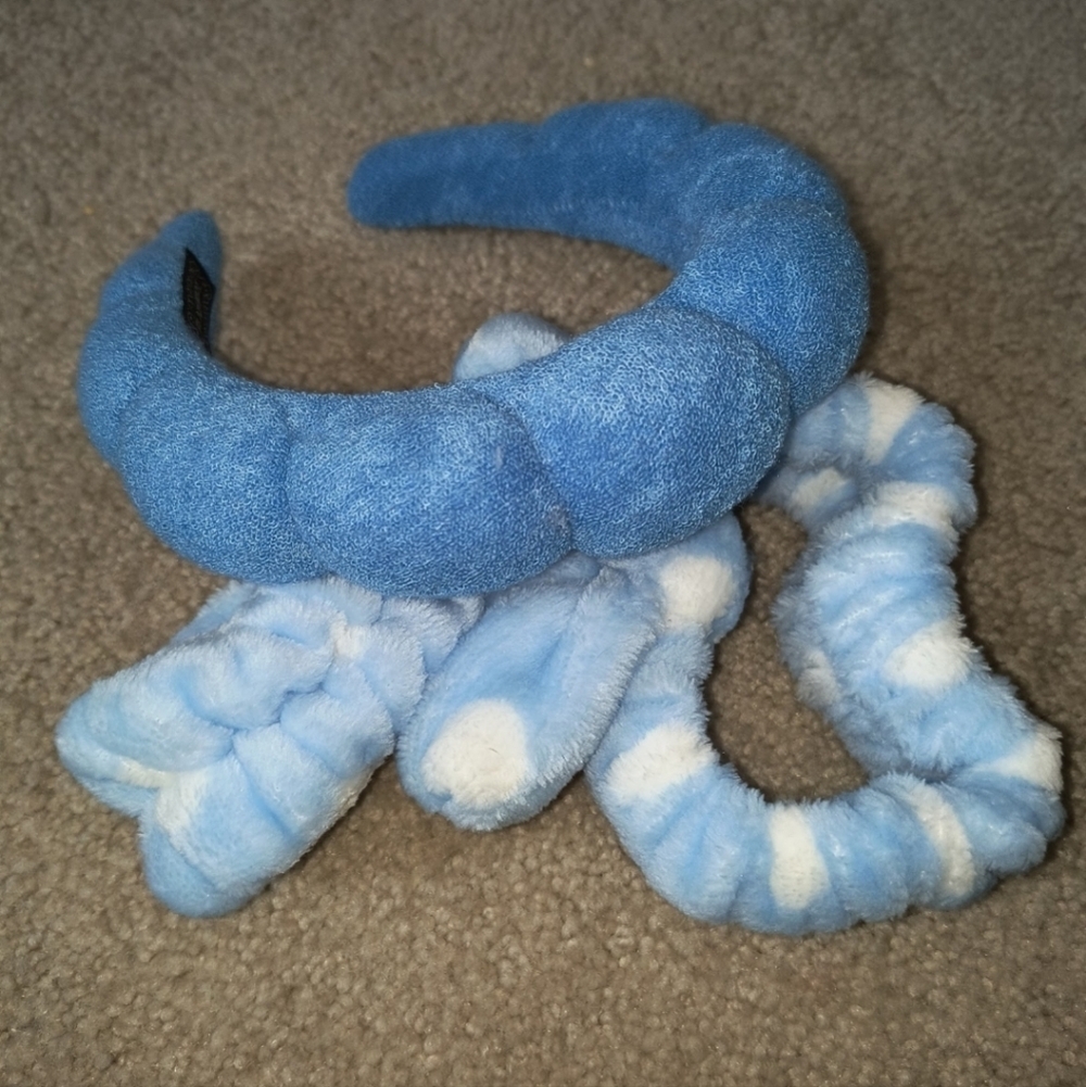 Blue Plush Headband and Scrunchies Makeup Set